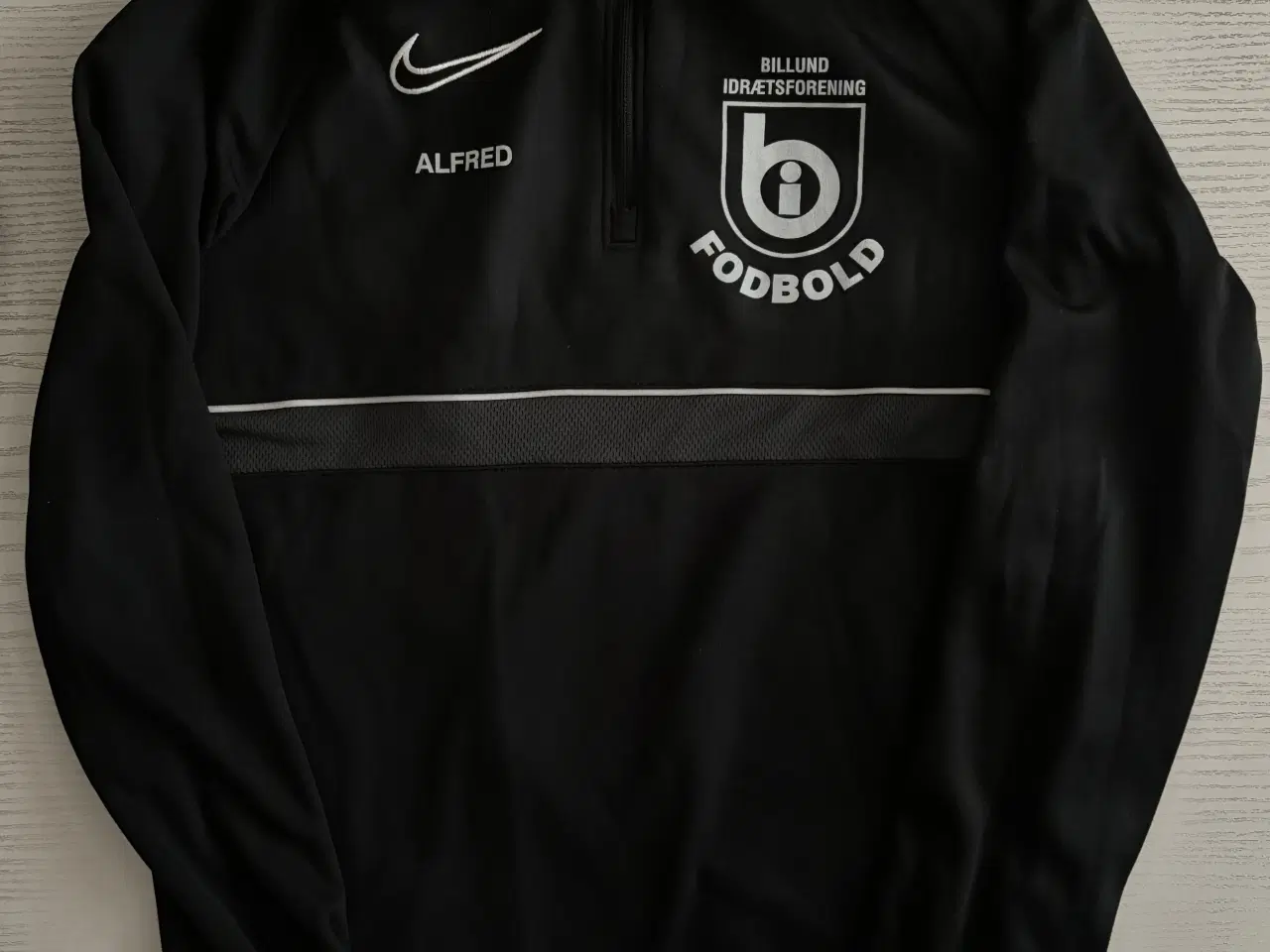 Billede 1 - Sportstøj, Trøje og bukser, NIKE str. 128