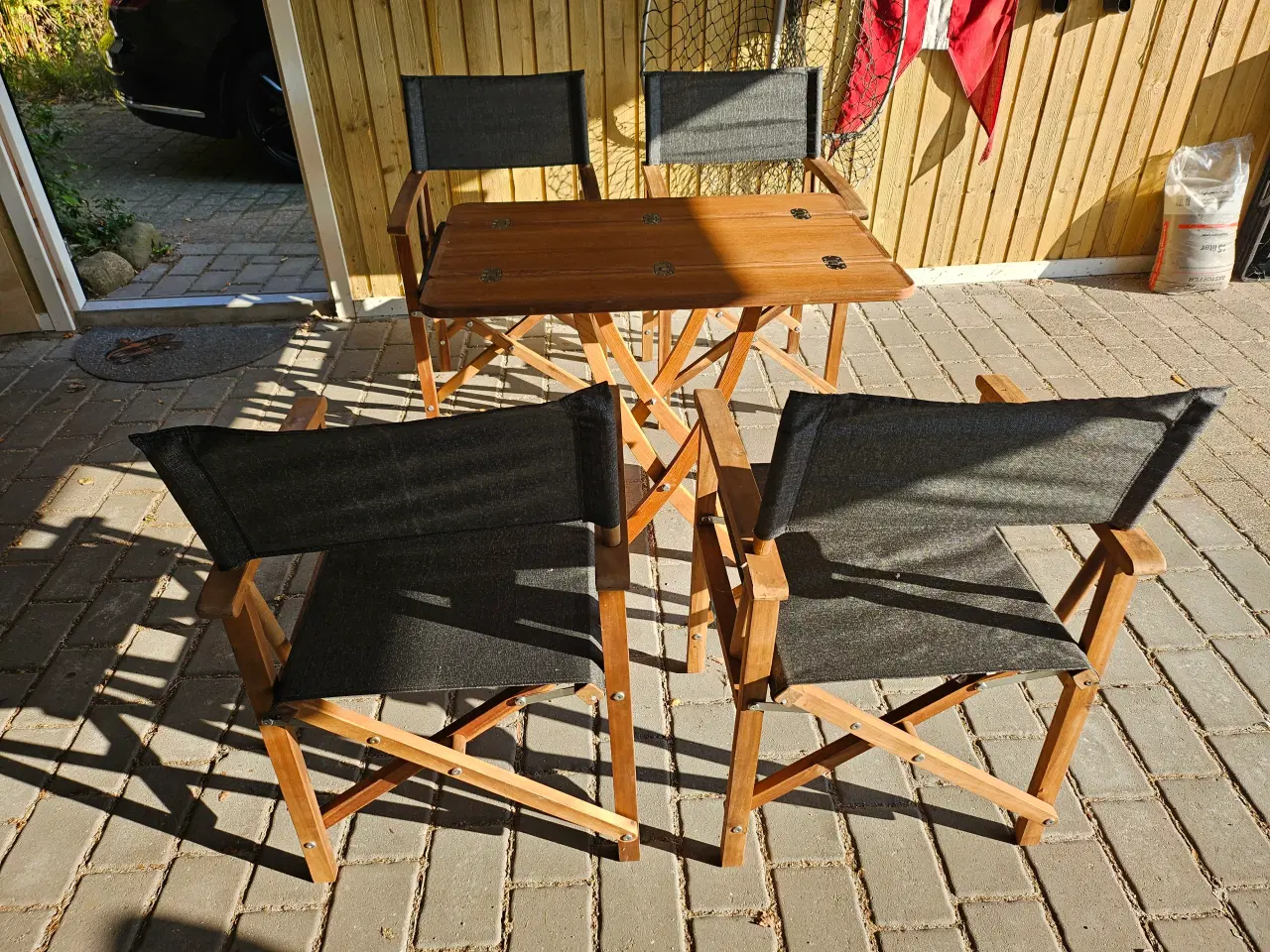 Billede 4 - 4 stk. teaktræs stole og 1 stk. teaktræsbord