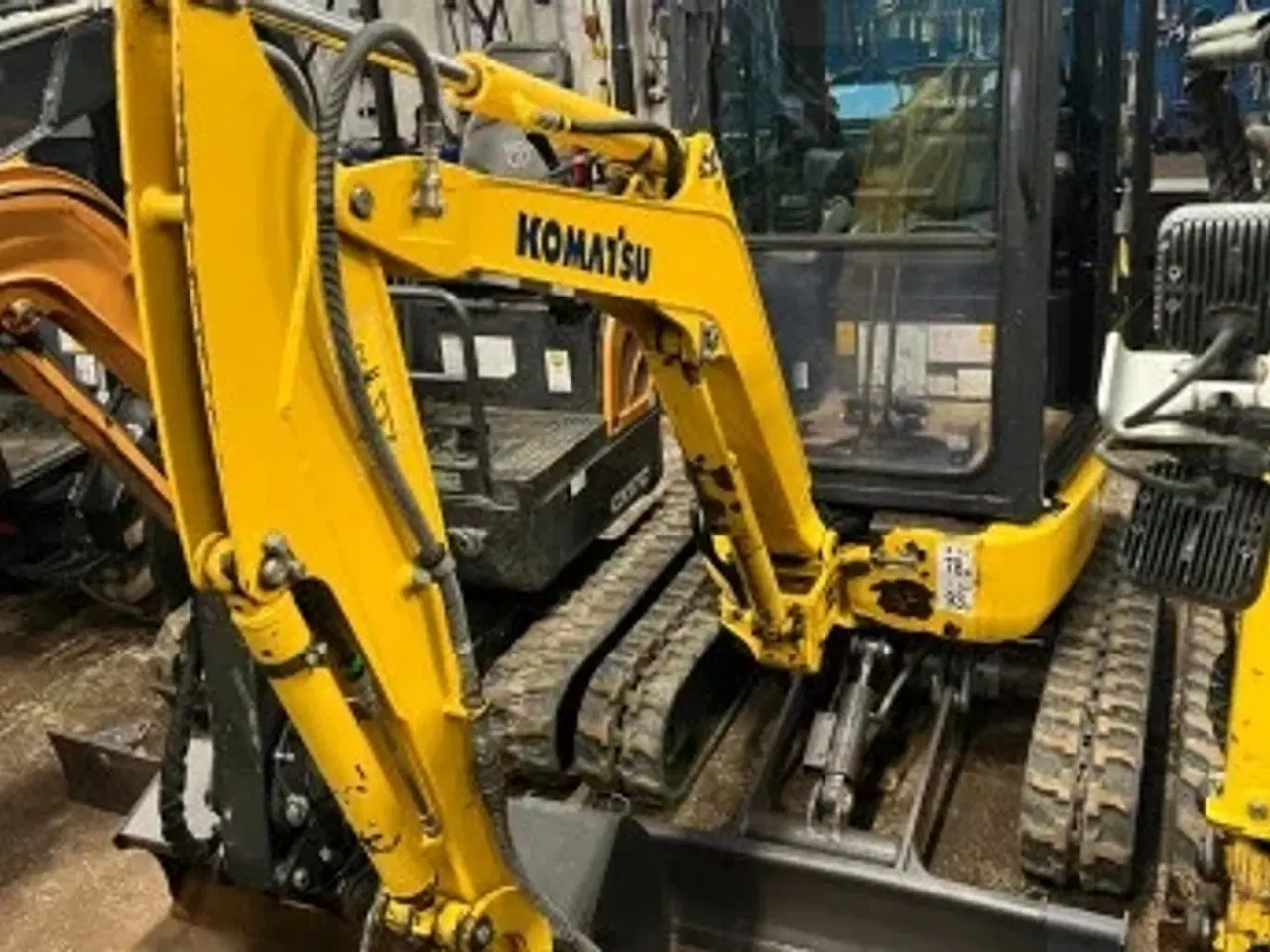 Billede 1 - Komatsu PC16 - 1.770 kg. Minigraver / 3 skovle