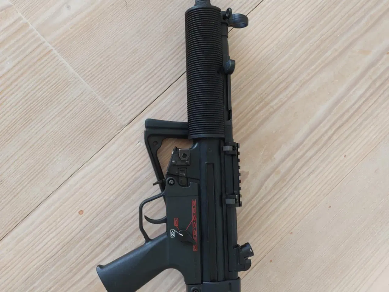 Billede 1 - MP5 Airsoft AEG – Opgraderet og kompakt!