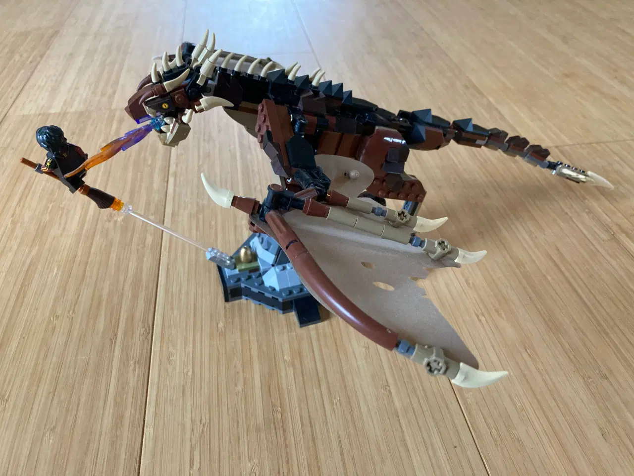 Billede 6 - LEGO Harry Potter Hungarian Horntail 76406 KOMPLET