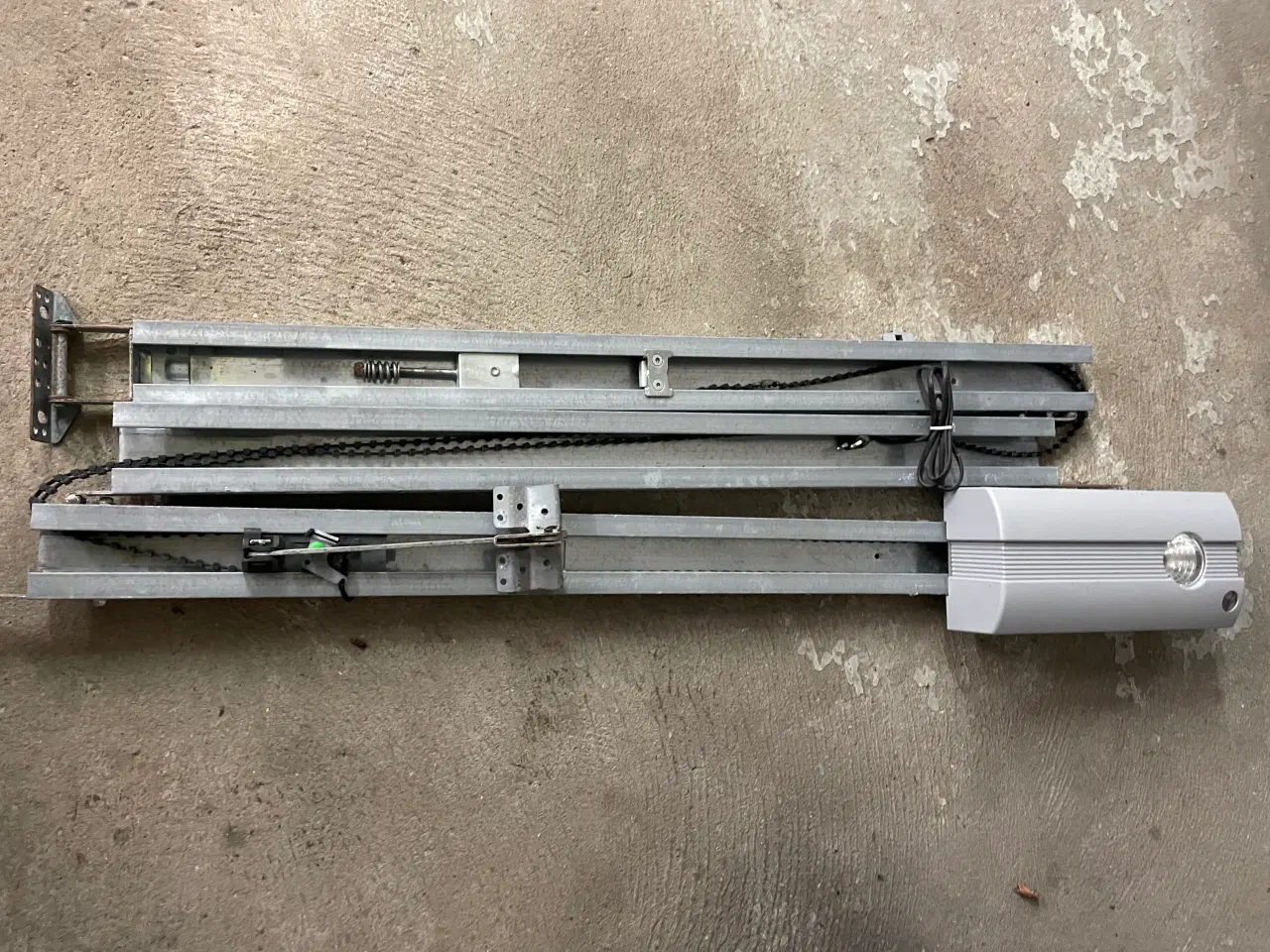 Billede 4 - Ecostar portåbner med 2 fjernbetjeninger.