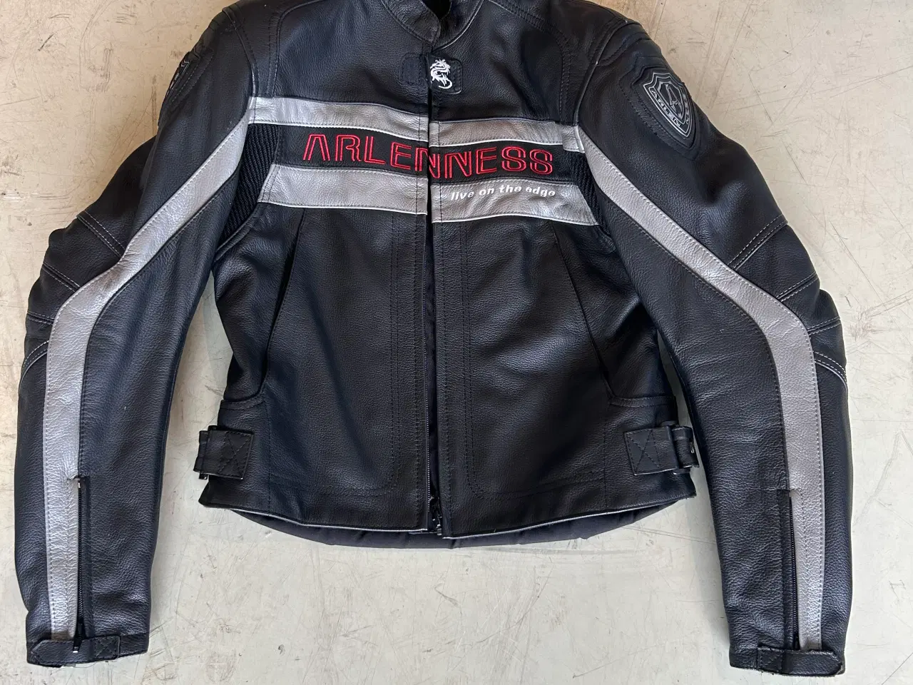 Billede 1 - Arlen Ness MC læderjakke