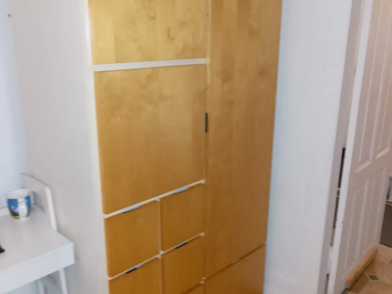 Billede 1 - Flot og praktisk garderobeskab sælges billigt