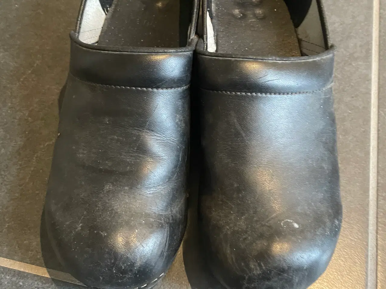 Billede 2 - Sandaler og Træsko 