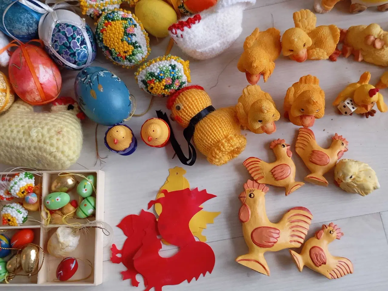 Billede 10 - Kasse med påskepynt