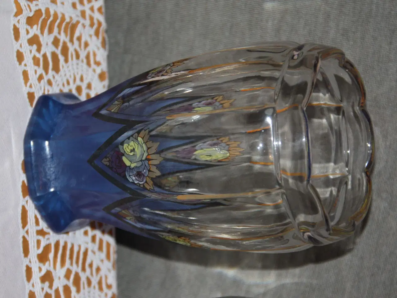 Billede 3 - Gammel håndmælet glas vase H.: 17,5 cm