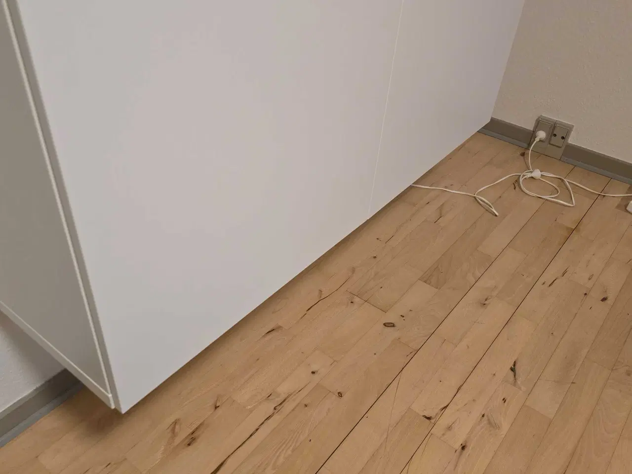 Billede 2 - Skænk/reol, Rå, træhylder 