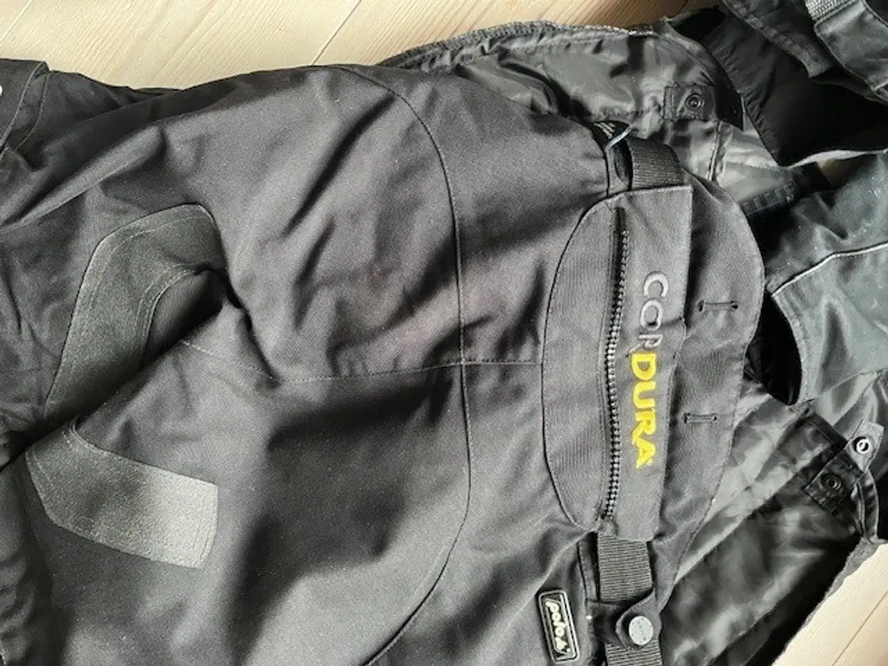 Billede 4 - MC- dragt kvindemodel str. S 38-40 