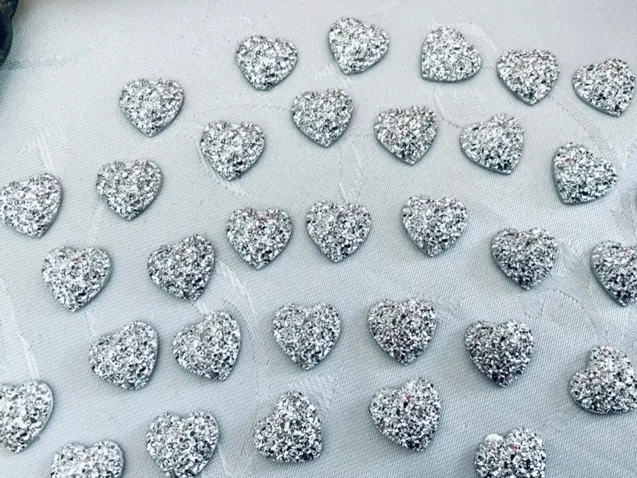 Billede 4 - Glitter hjerter 37 stk til dekoration 
