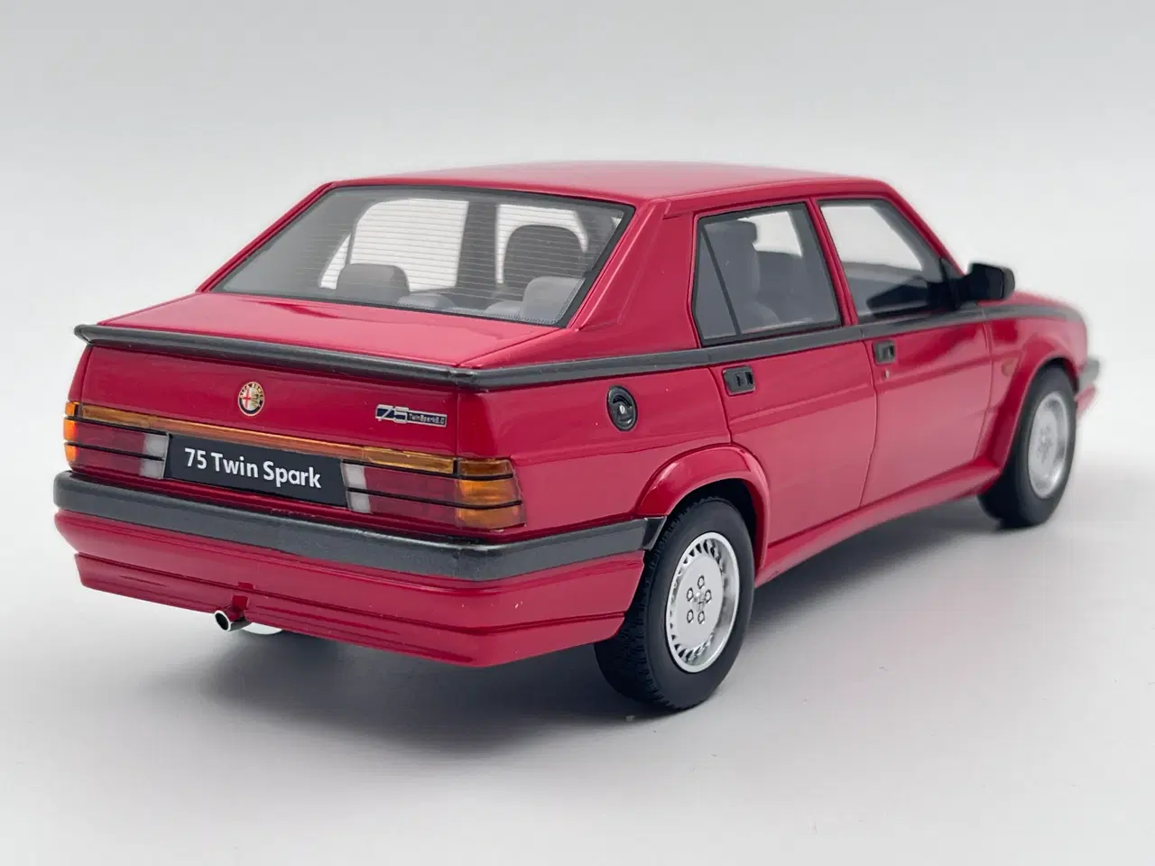 Billede 4 - 1987 Alfa Romeo 75 2,0 Twin Spark - 1:18