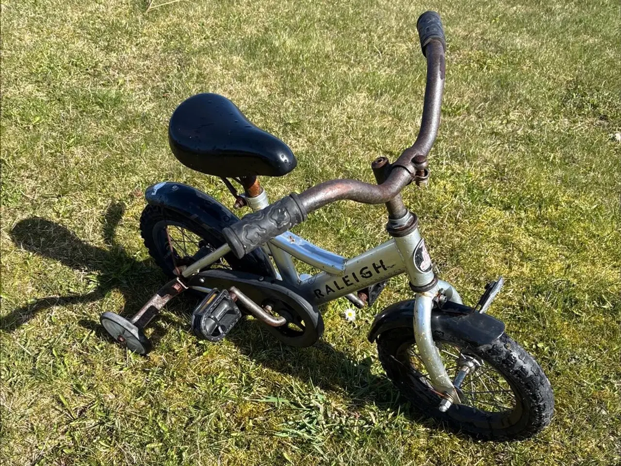 Billede 1 - Cykel med støttehjul