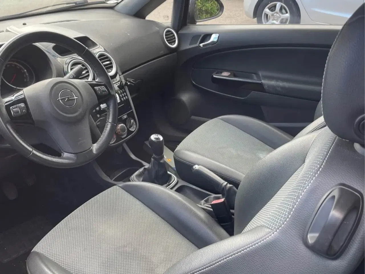 Billede 3 - Brugt fin bil starter og kører som den skal