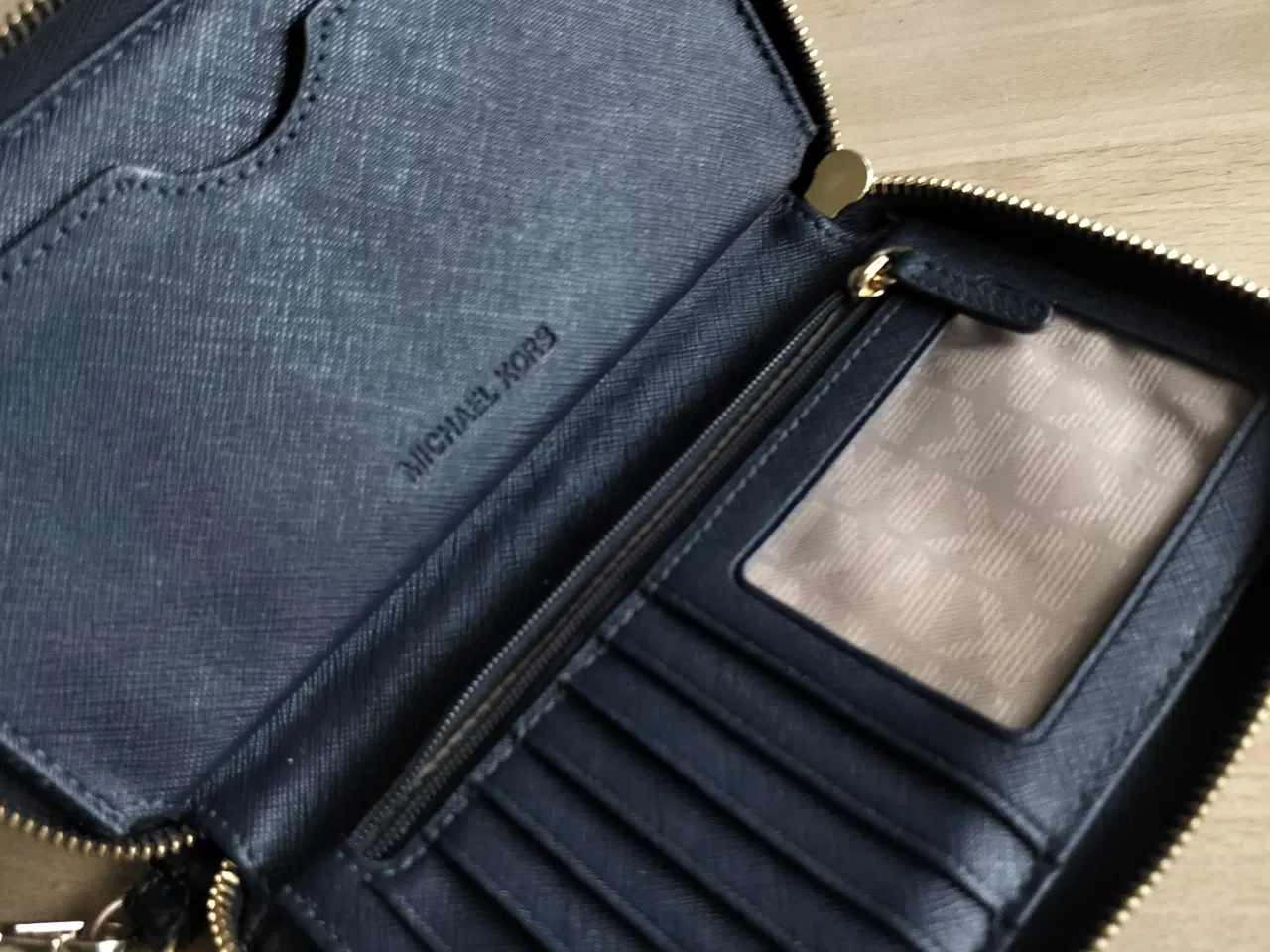 Billede 4 - Ægte Michael Kors pung