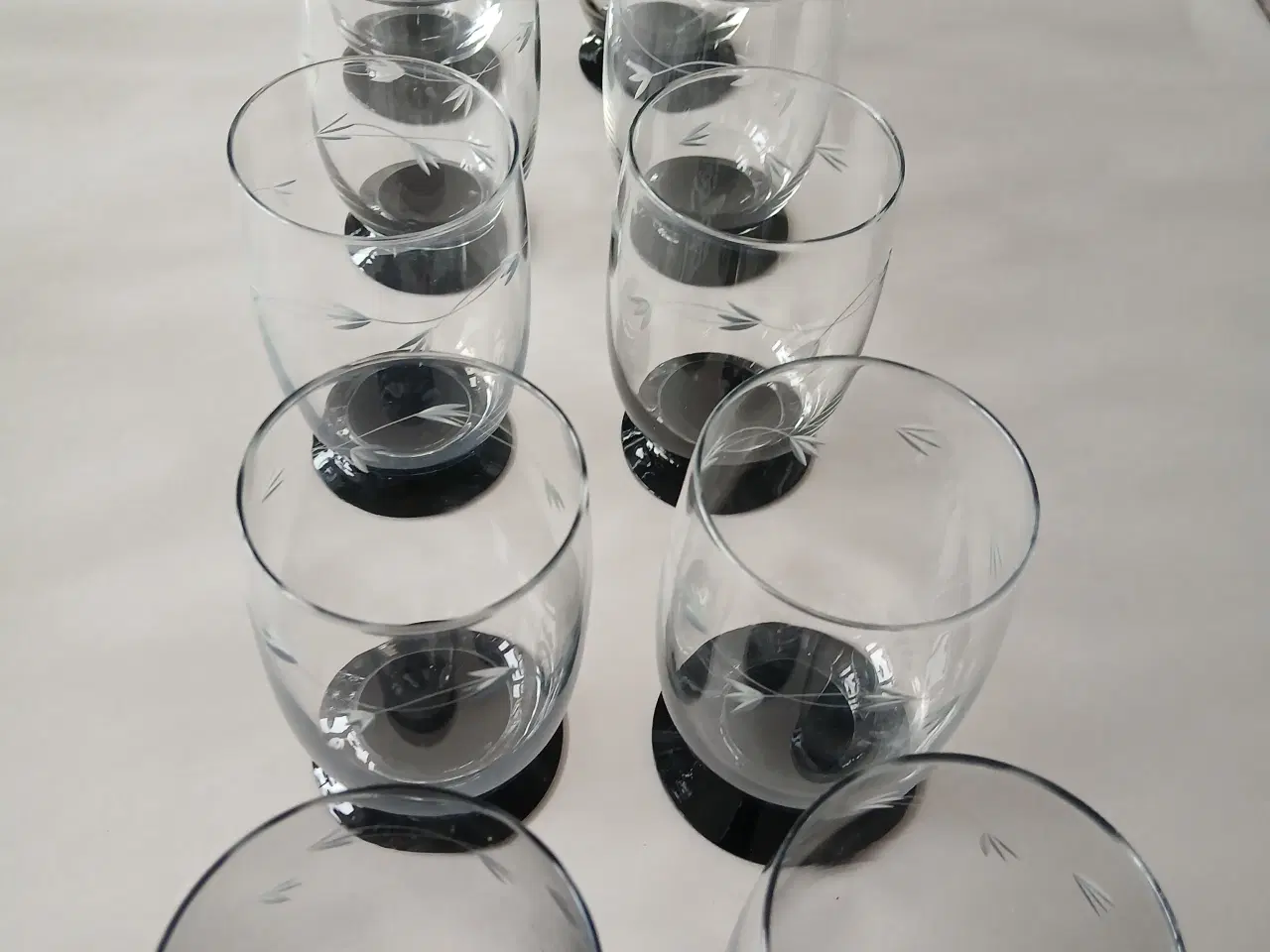 Billede 1 - Ranke drikkeglas på sort fod