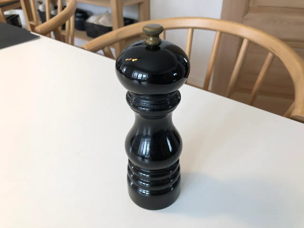 Billede 2 - Peberkværn i sortlakeret bøgetræ fra Peugeot