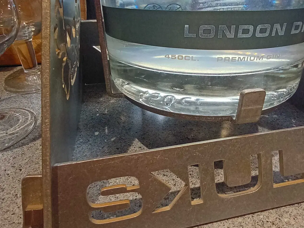 Billede 6 - Skully gin 4,5 l og glas