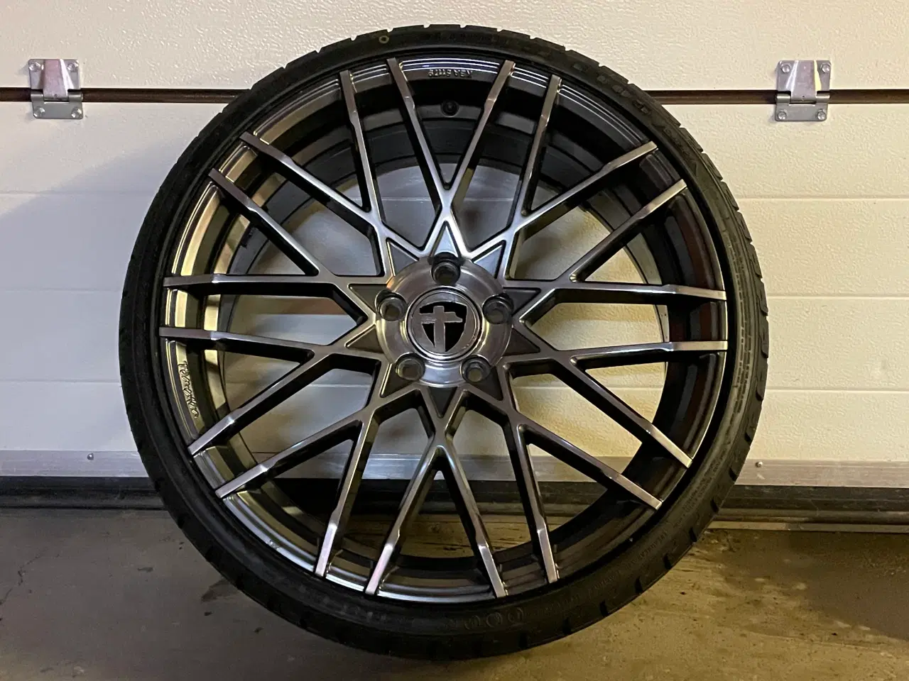 Billede 6 - Original Tomason alufælg 235/30-20" krydsmål 5x112
