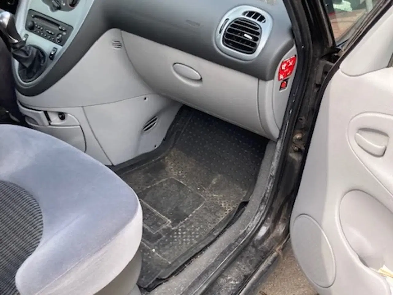 Billede 4 - gul. pl. bil Xsara Picasso