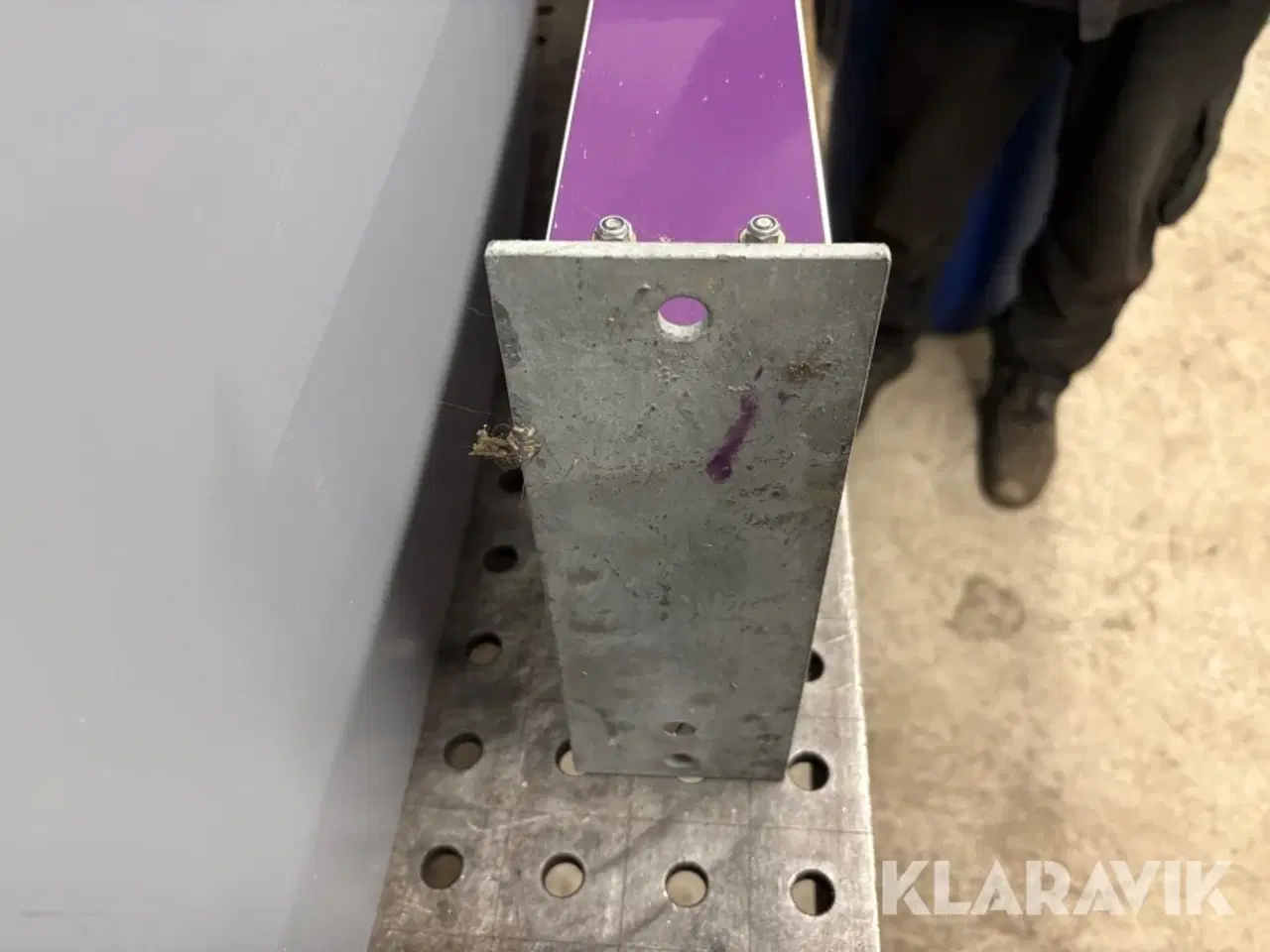 Billede 3 - Skilt med lys i top