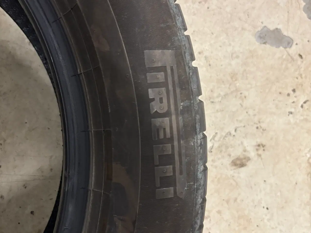 Billede 2 - Pirelli sommerdæk 235/55r19