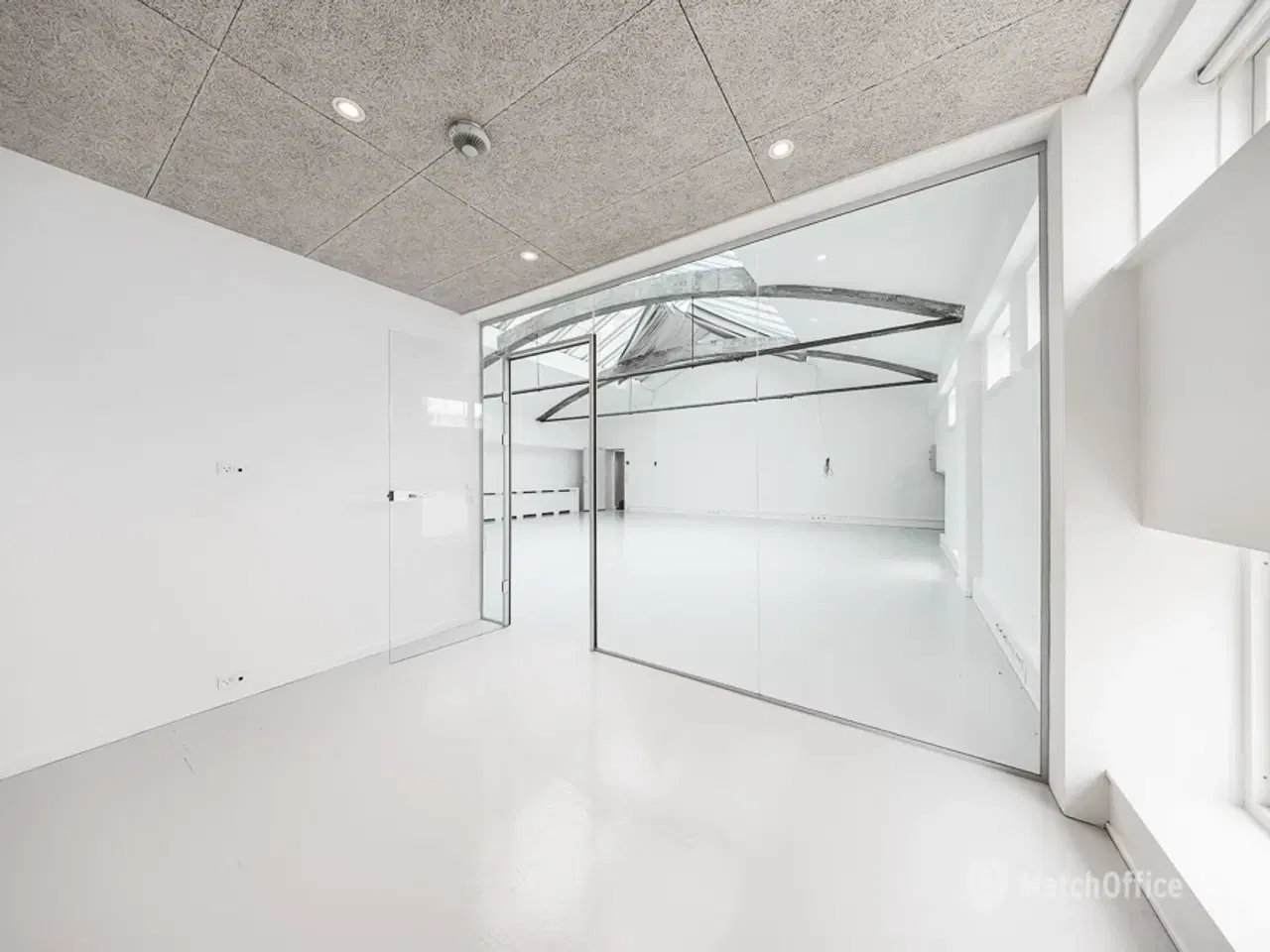 Billede 5 - Atelier-vibe med loft til kip