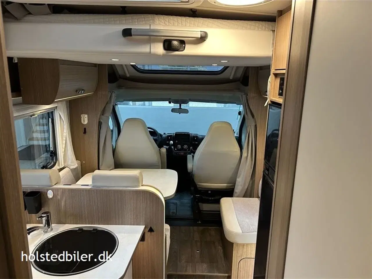 Billede 17 - 2019 - Carado T 447 Emotion   Automatgear - 2 senge og hæve/sænkeseng.