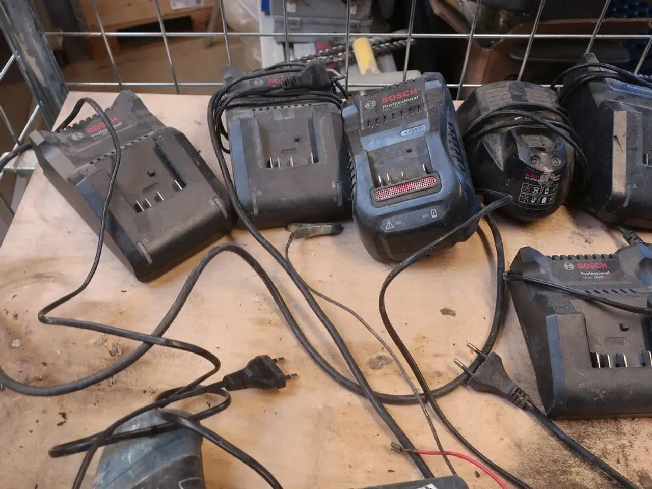 Billede 4 - Stiksav, 8 stk. lader BOSCH og batterilader