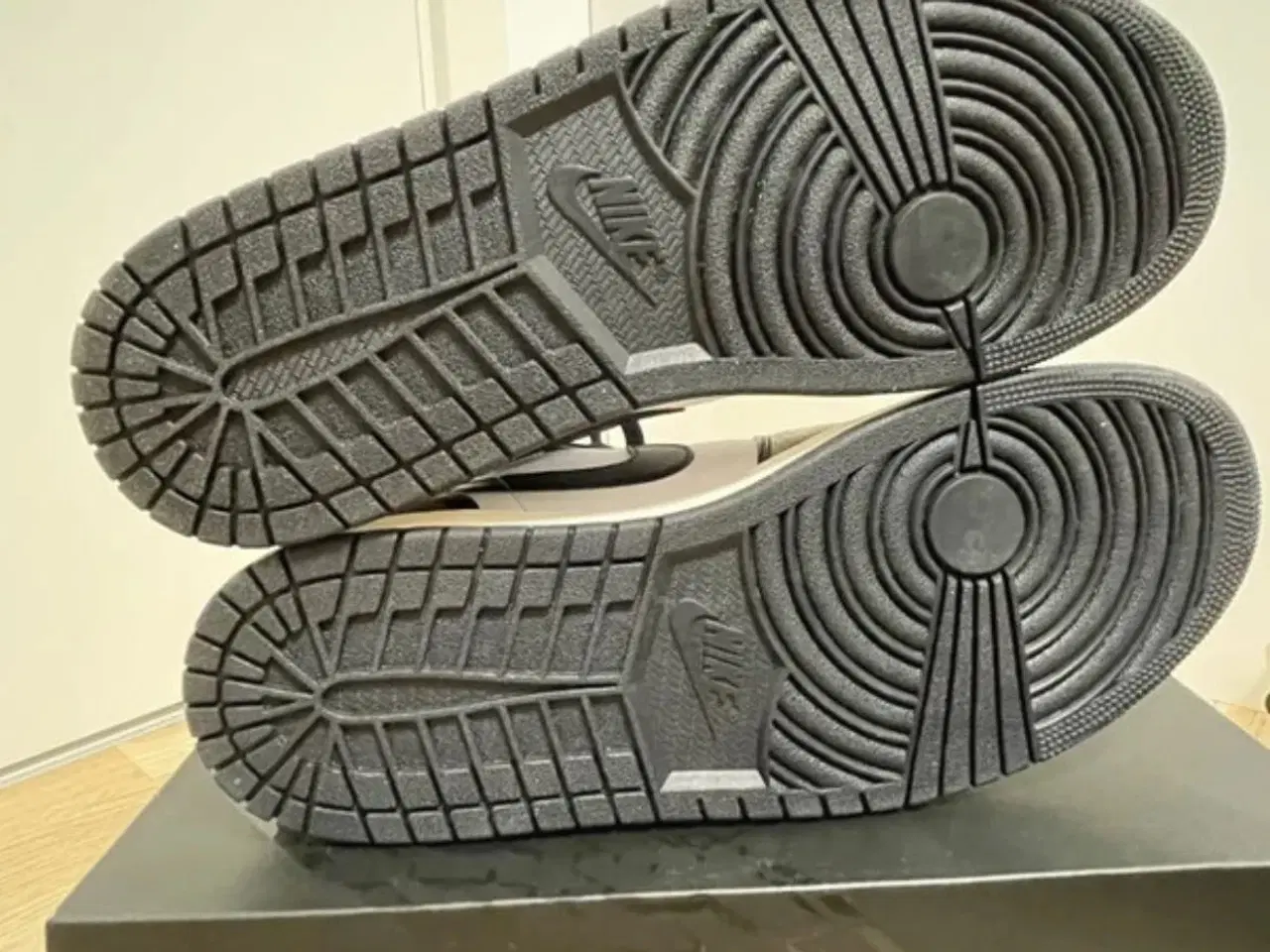 Billede 4 - Air Jordan 1 Low SE Yellow Wear-Away