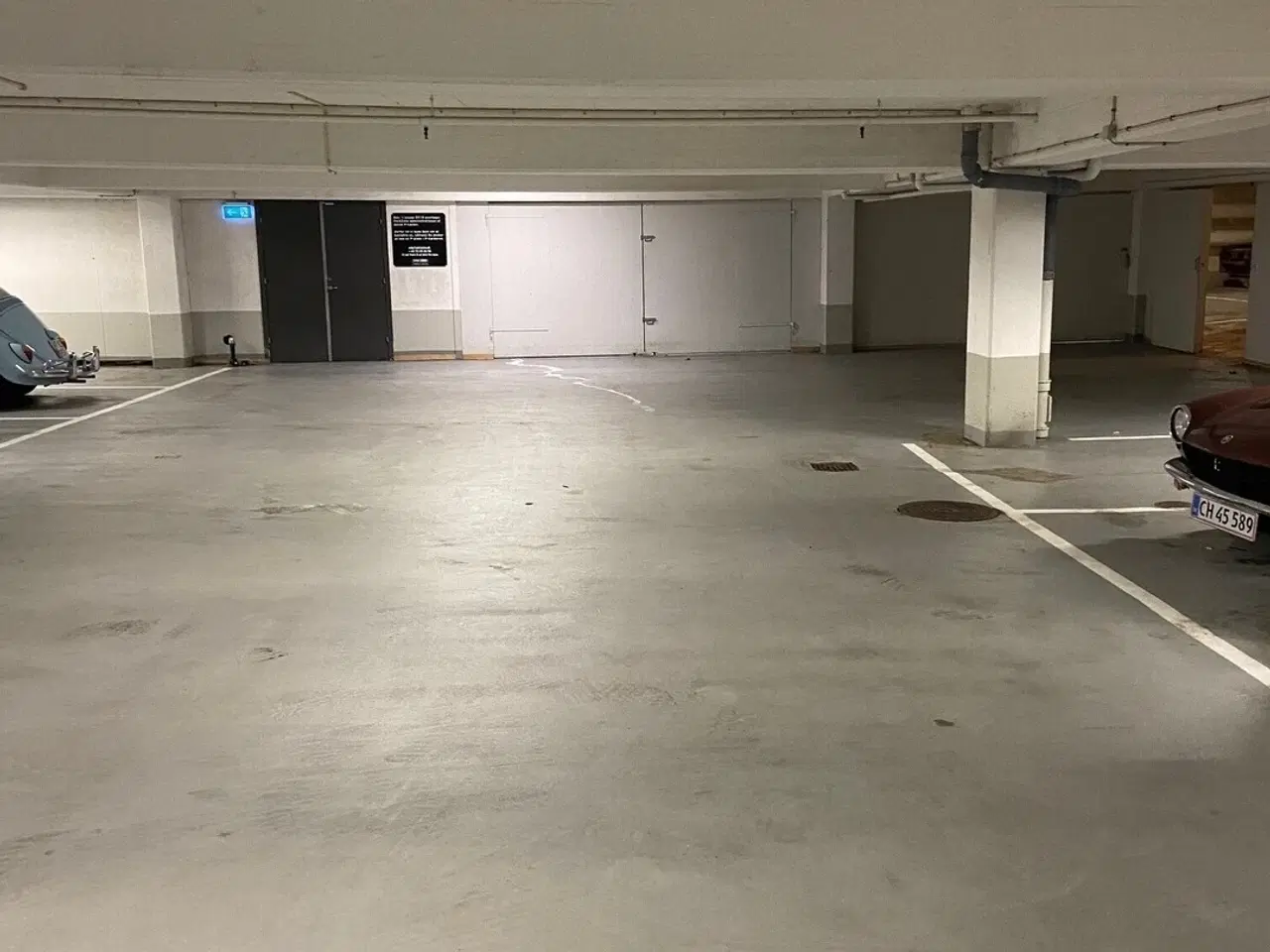 Billede 1 - Lagerlokaler i højloftet parkeringskælder til leje centralt på Frederiksberg