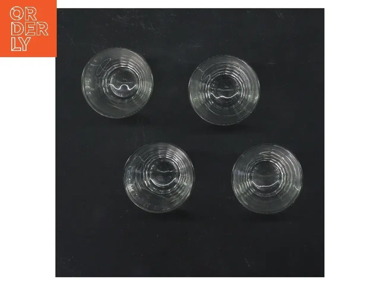 Billede 3 - Sæt af fire glas (str. 4 stk Ø 5 cm længde 5 cm)