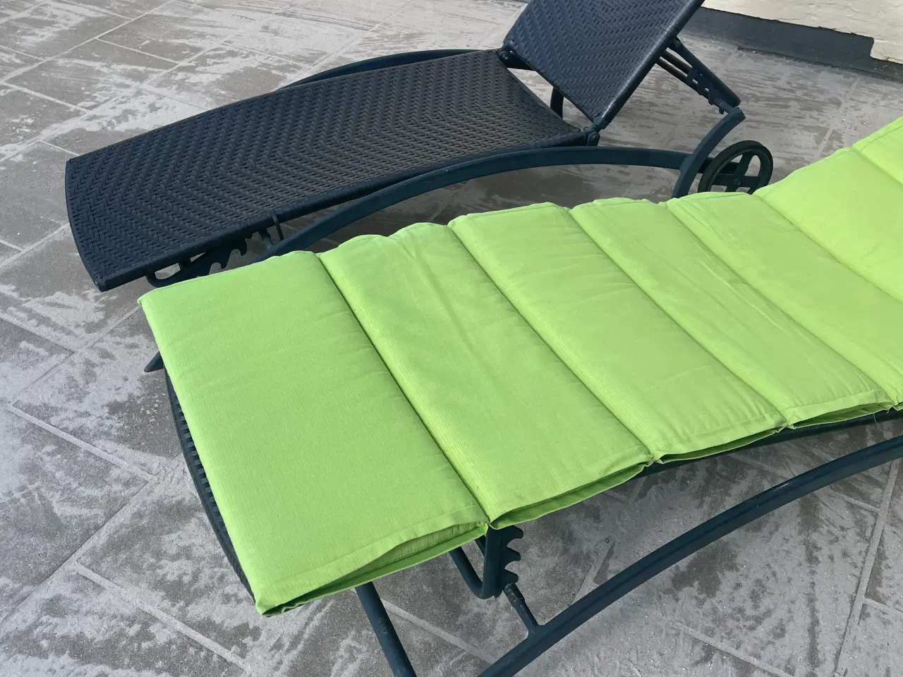 Billede 4 - Solsenge i ratan med kermit grøne hynder 