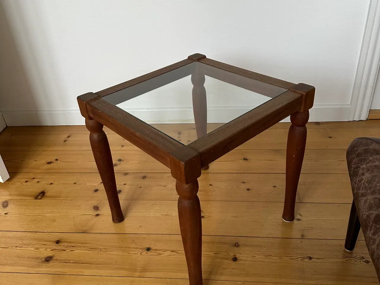Billede 3 - Smukt vintage bord, 1960er i træ og glas 