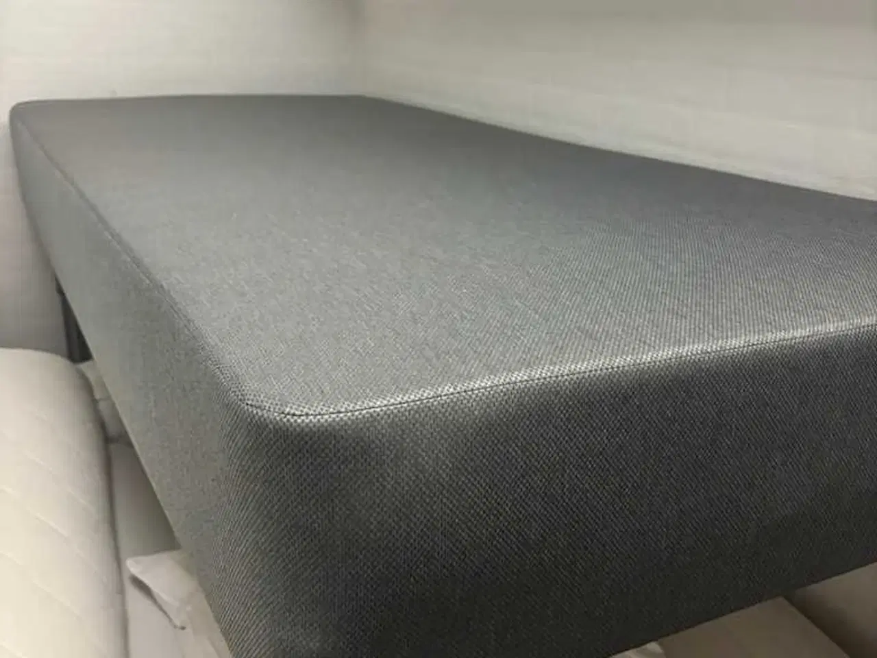 Billede 1 - Boxmadras med topmadras