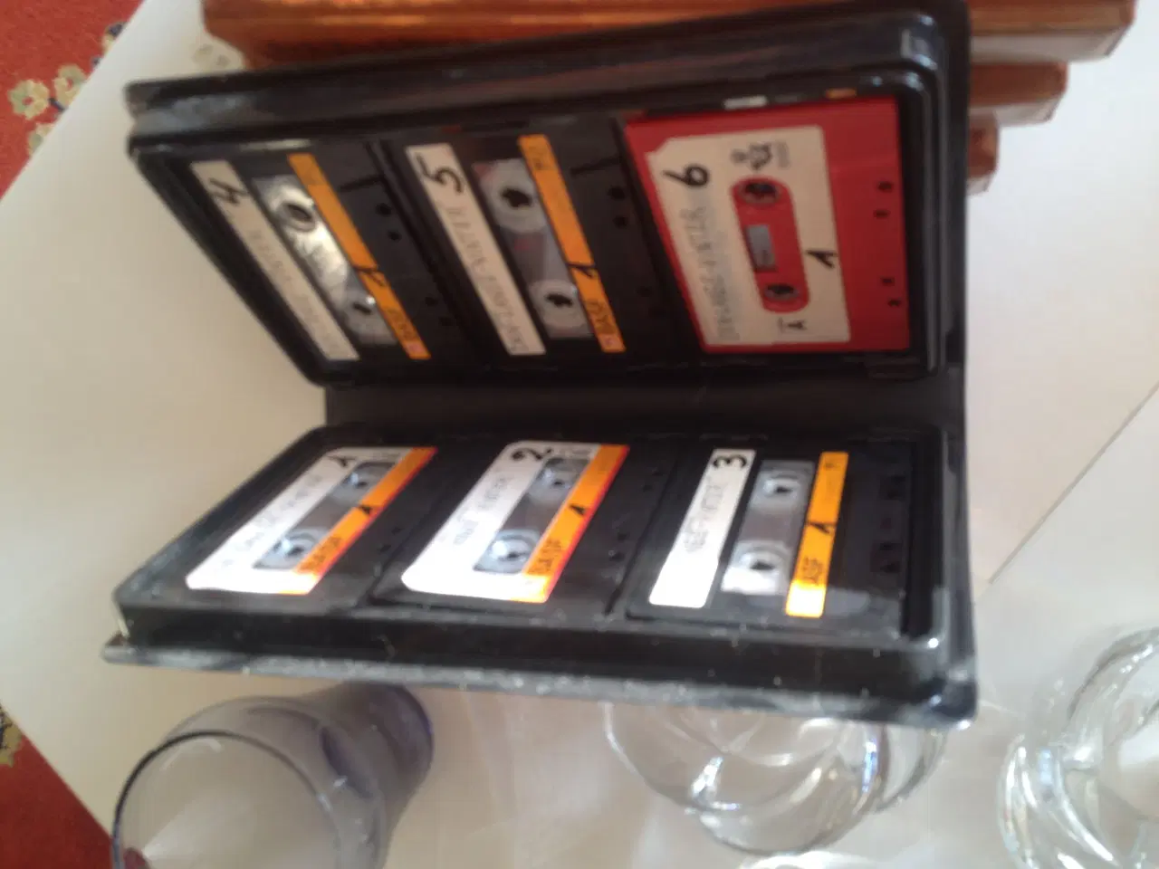 Billede 1 - 24 kasette bånd med disk med det lille h