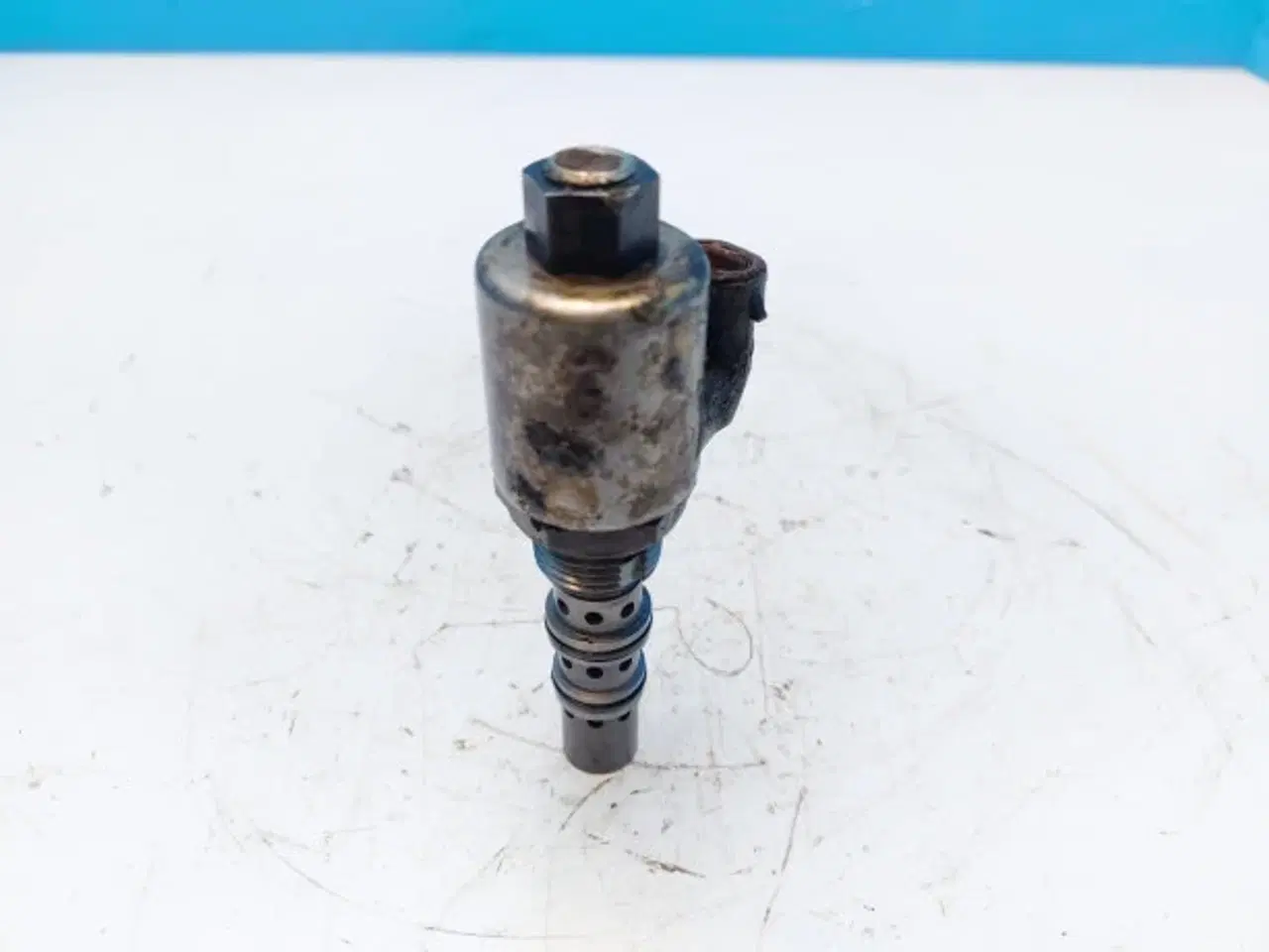 Billede 3 - New Holland /Case  Elektrisk ventil 5168054