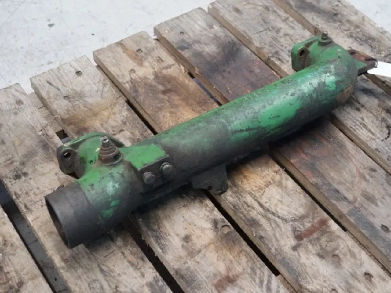 Billede 8 - John Deere 3140 Indsugningsmanifold R65851