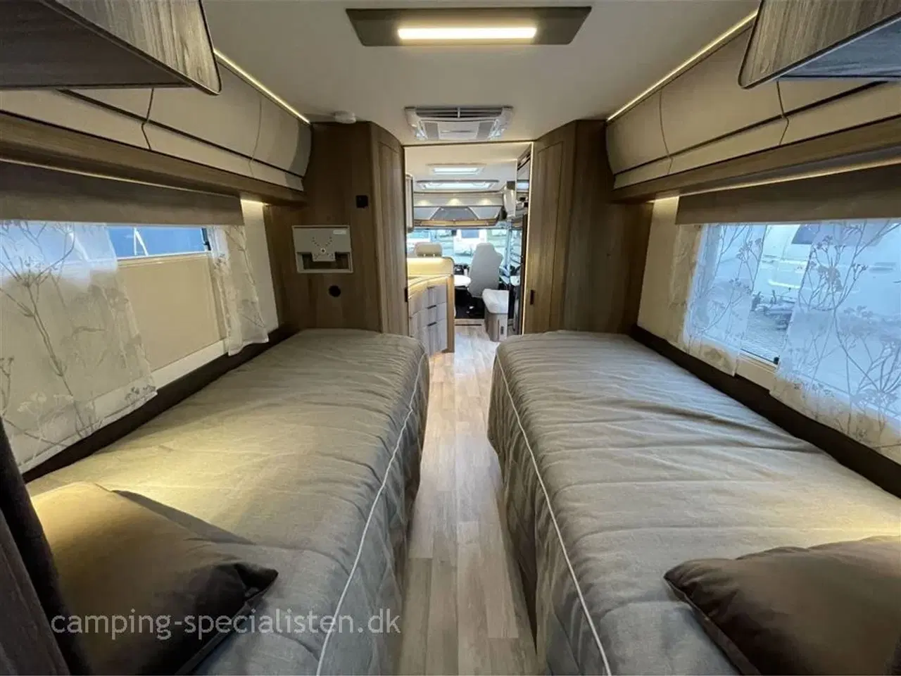 Billede 16 - 2025 - Kabe Imperial I 910 T   Kabe Imperial 910 T med ende badeværelse  model 2025 kan nu ses  hos Camping- Specialisten.dk