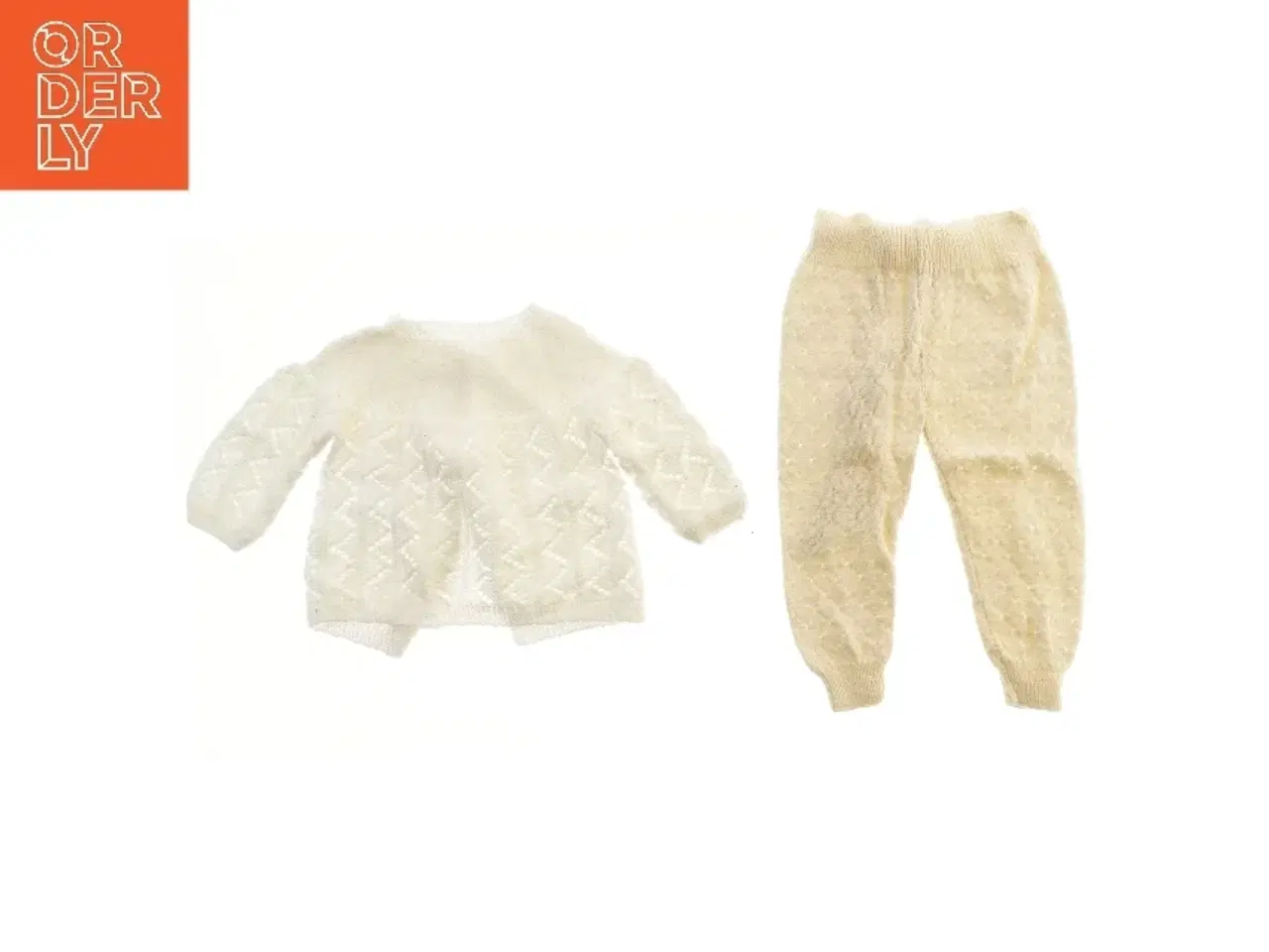 Billede 2 - Håndstrikket baby outfit (str. 27x32 & 46x22 cm)