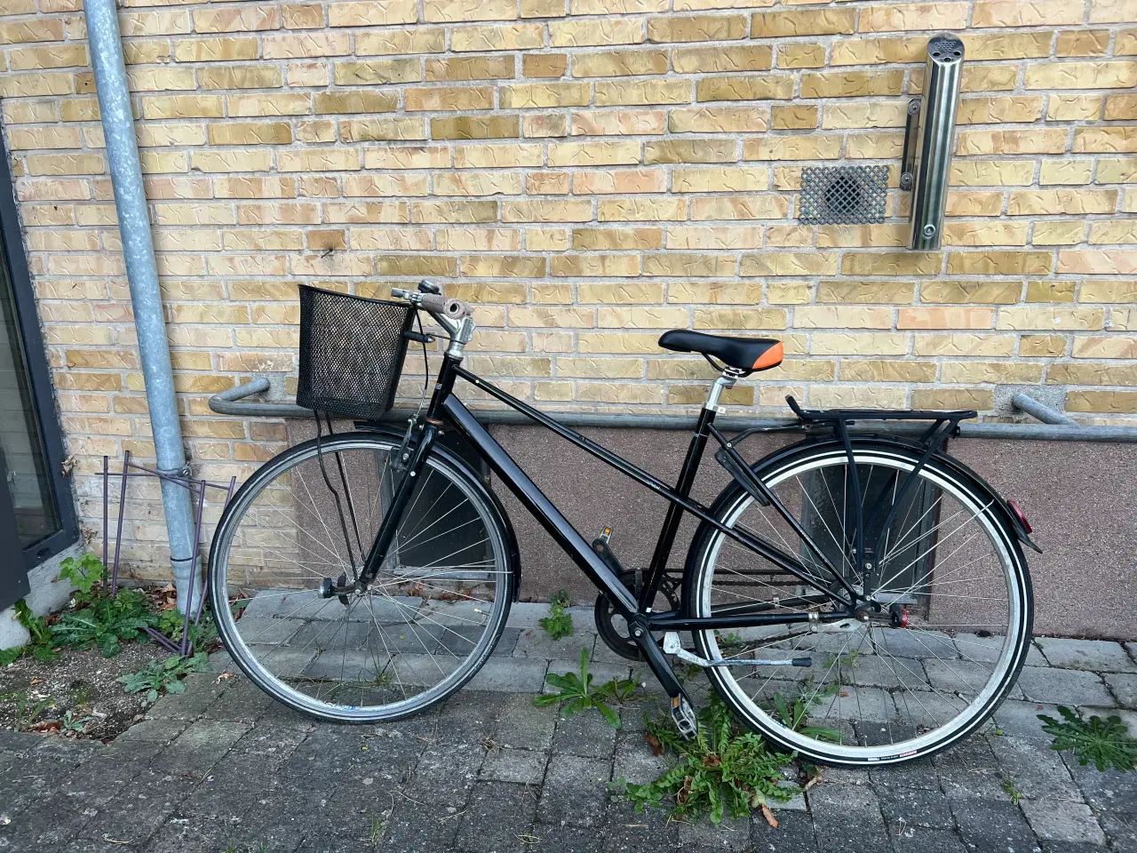 Billede 1 - Revel cykel sælges i god stand, med lås 800kr