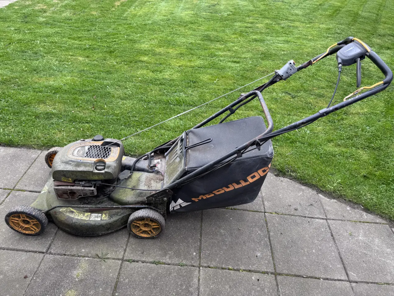 Billede 1 - Selvkørende plæneklipper kan afhentes gratis