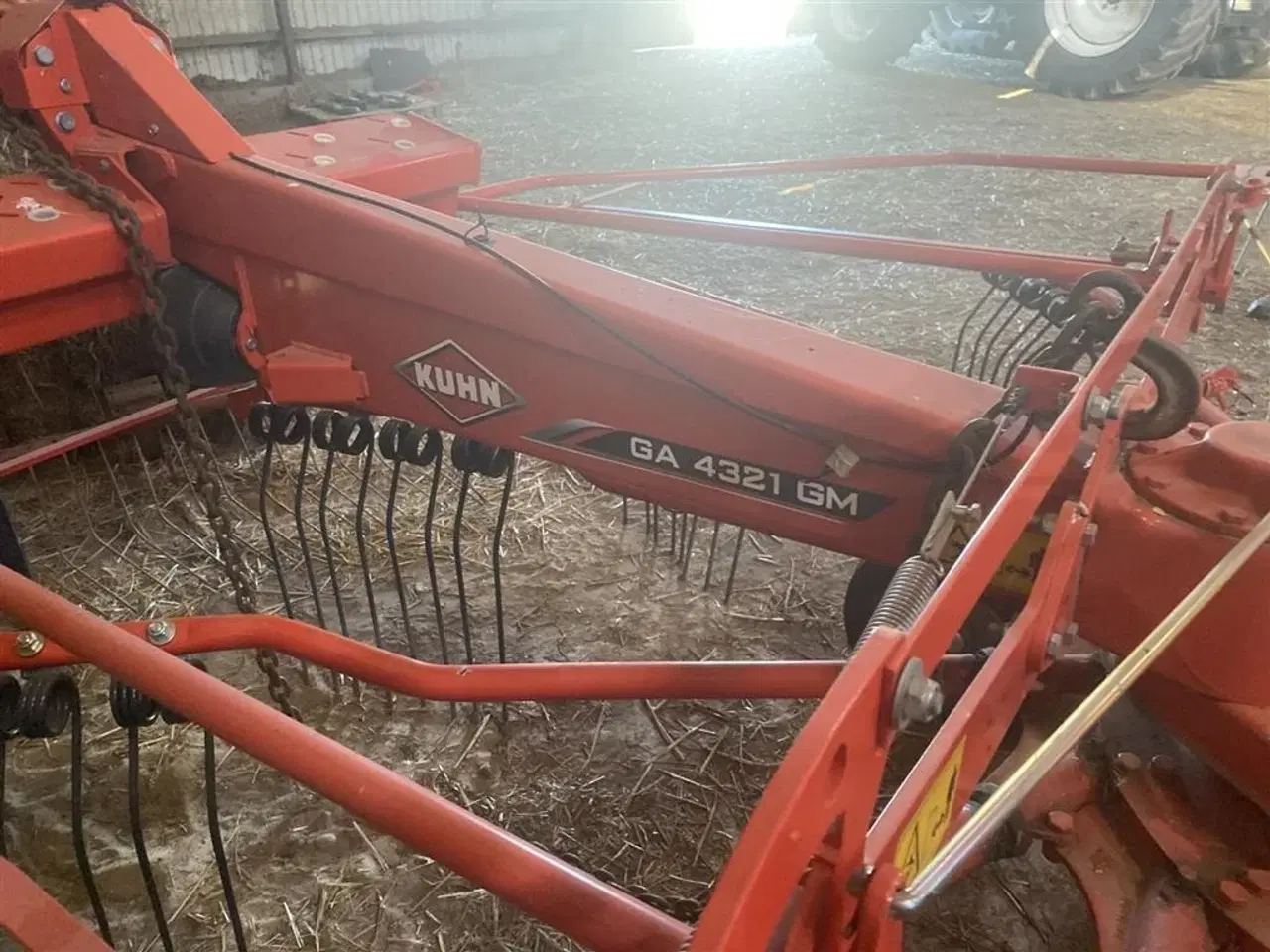 Billede 5 - Kuhn GA 4321 GM Kun kørt 15 timer. Dug medfølger