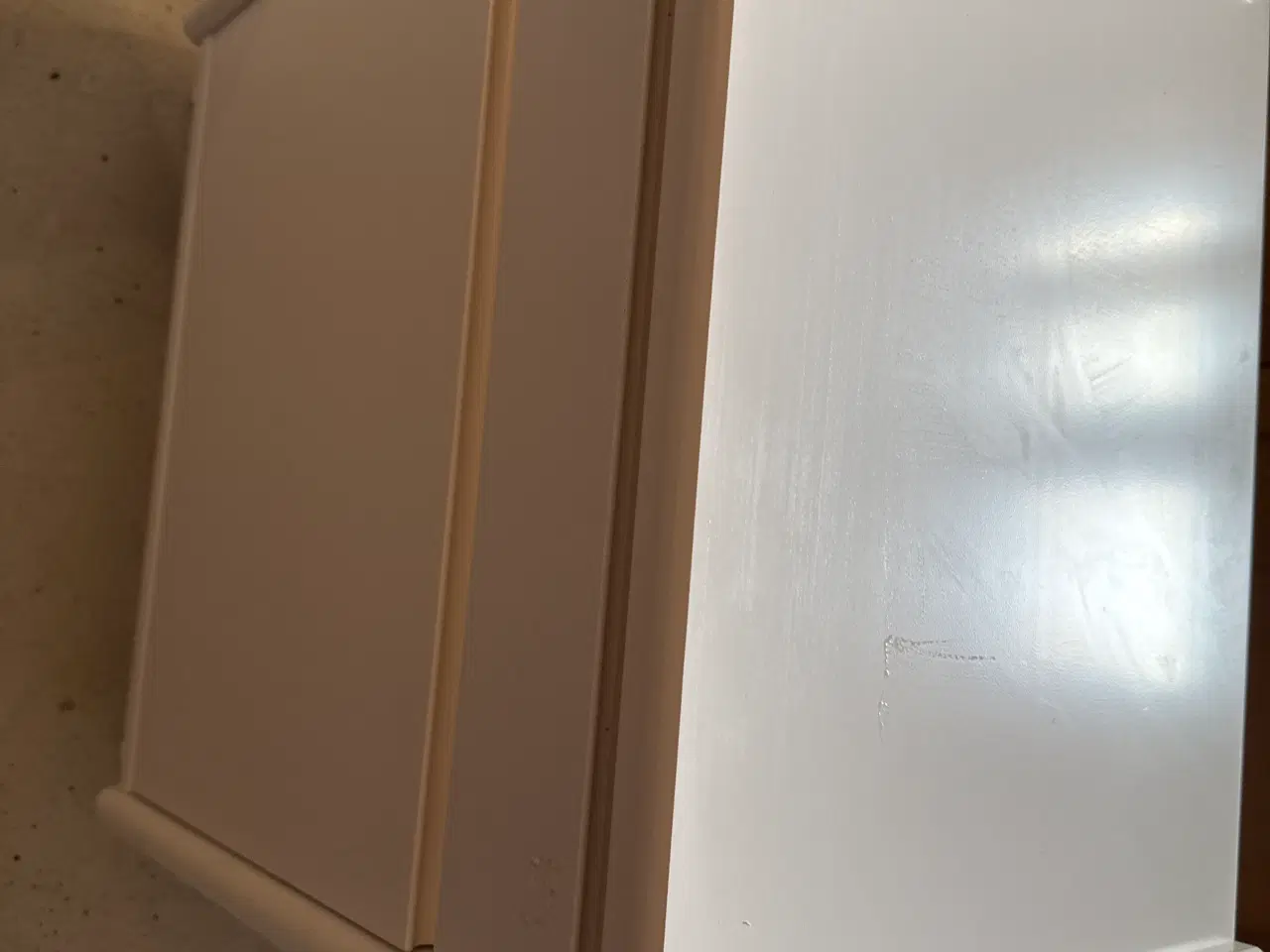 Billede 1 - Sengebord i hvid fra Westergaard