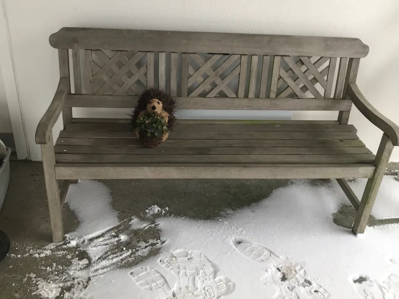 Billede 1 - Udendørs hårdttræs bænk og 2 stole