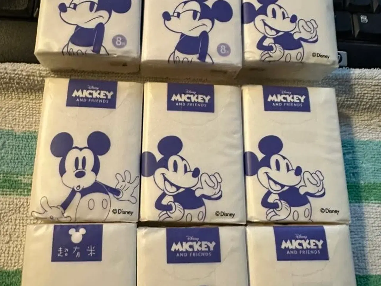 Billede 2 - Disney papir lommeklæder 