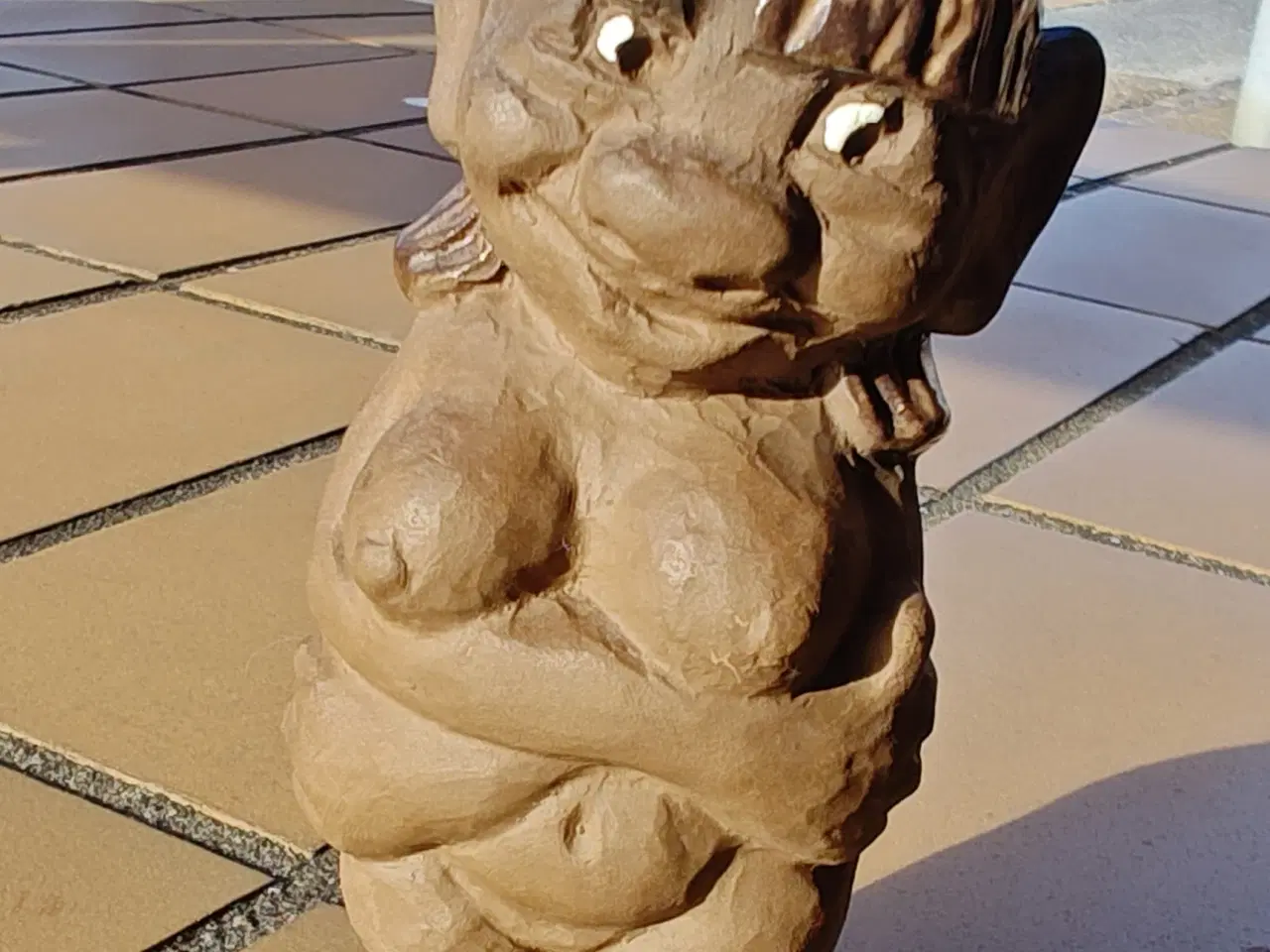 Billede 1 - Lille nøgen trold Figur af Berth Normans Motala