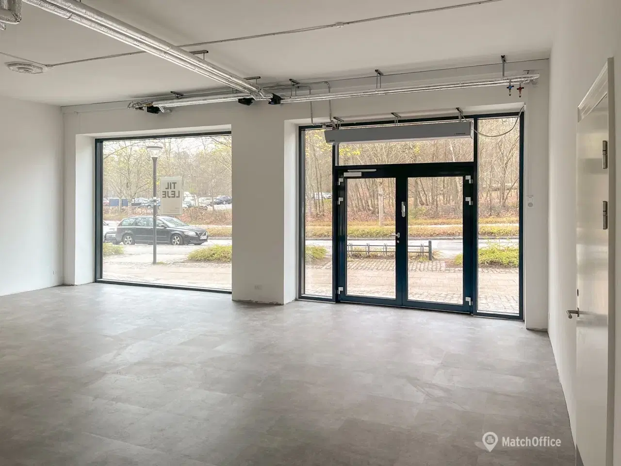 Billede 2 - Lyst og synligt butikslejemål midt i Holte