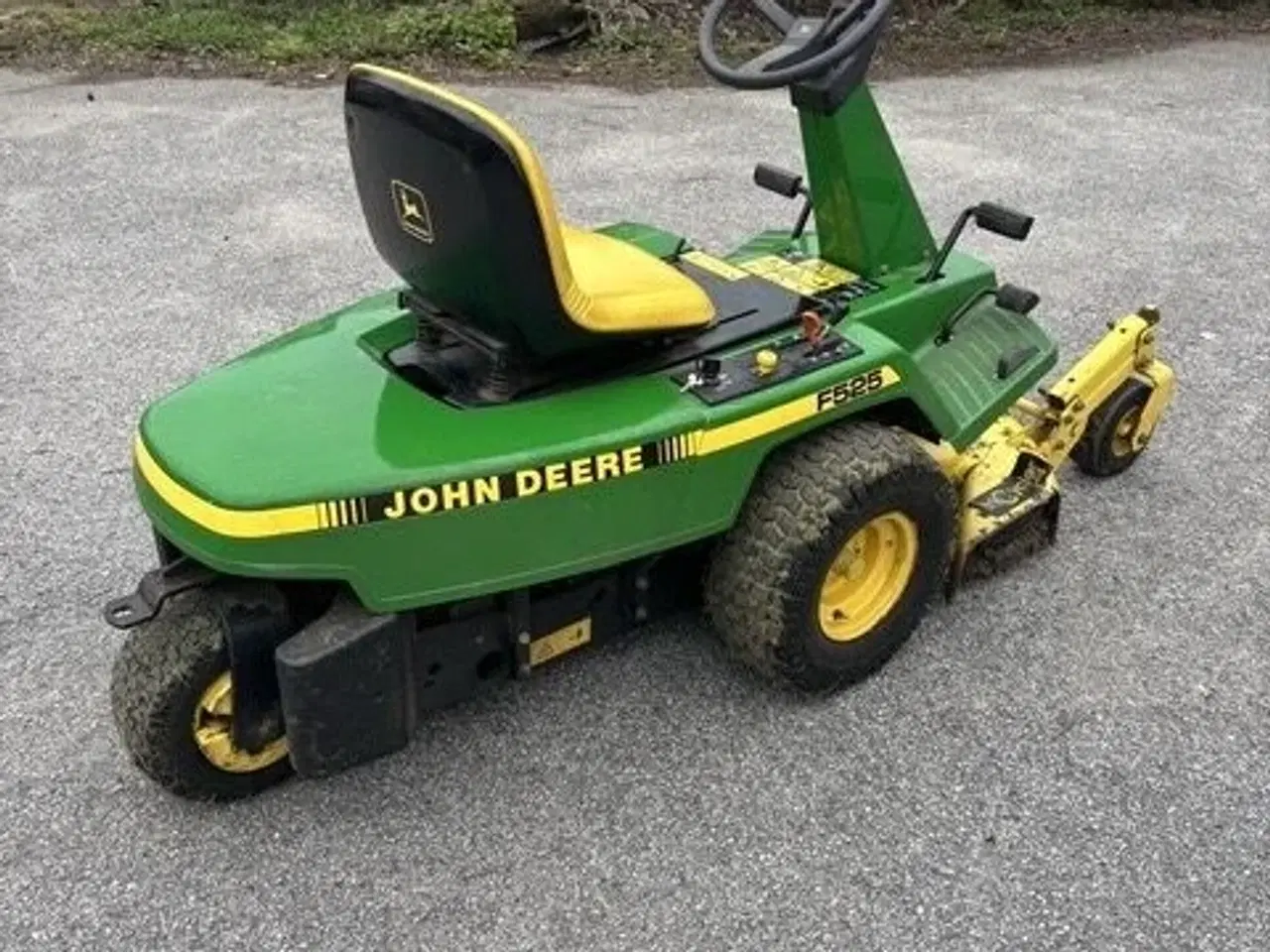 Billede 2 - 3 hjulet plæneklipper, John Deere F525
