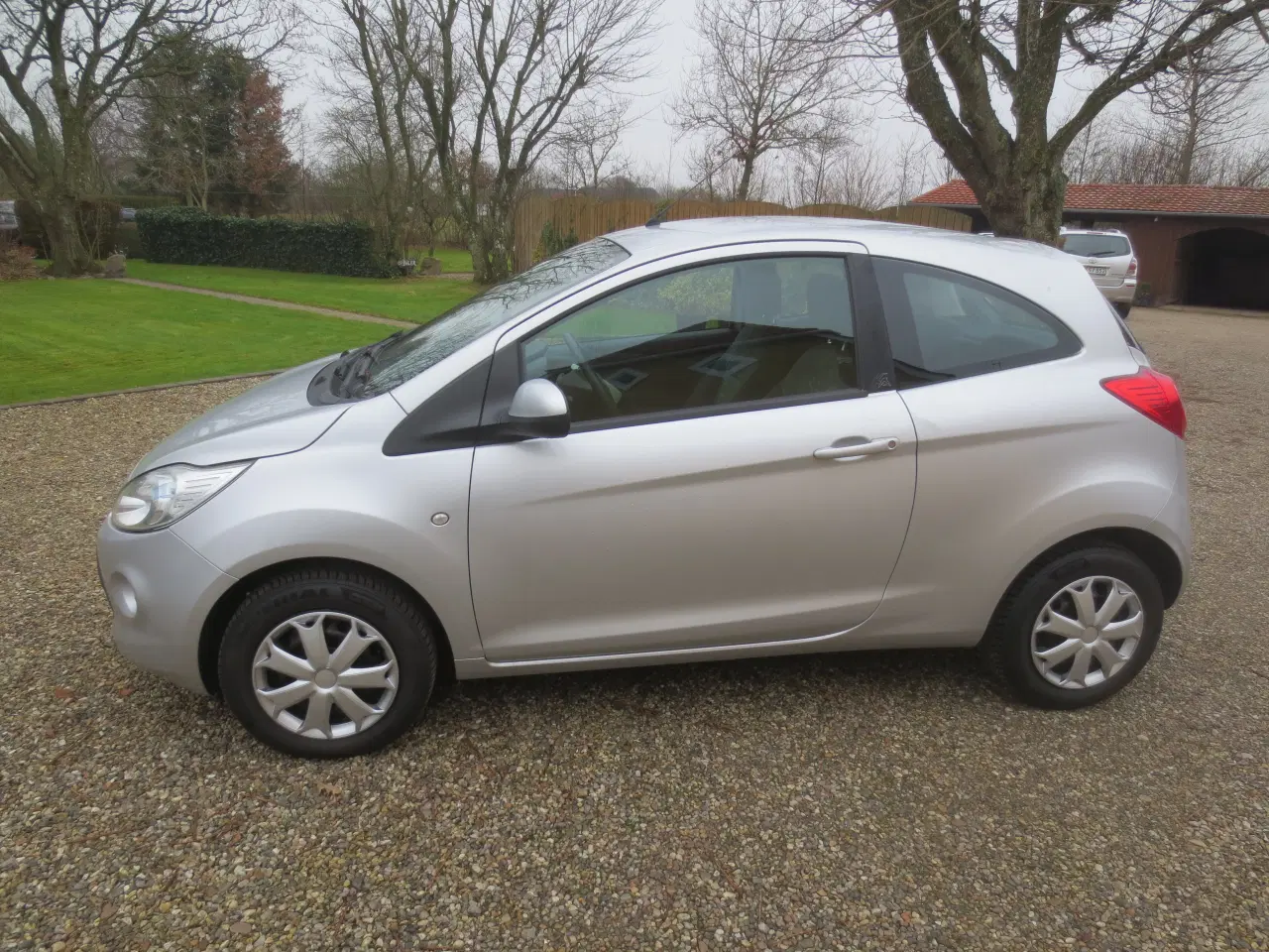 Billede 2 - Ford Ka 1.2 i Årg 2014. 