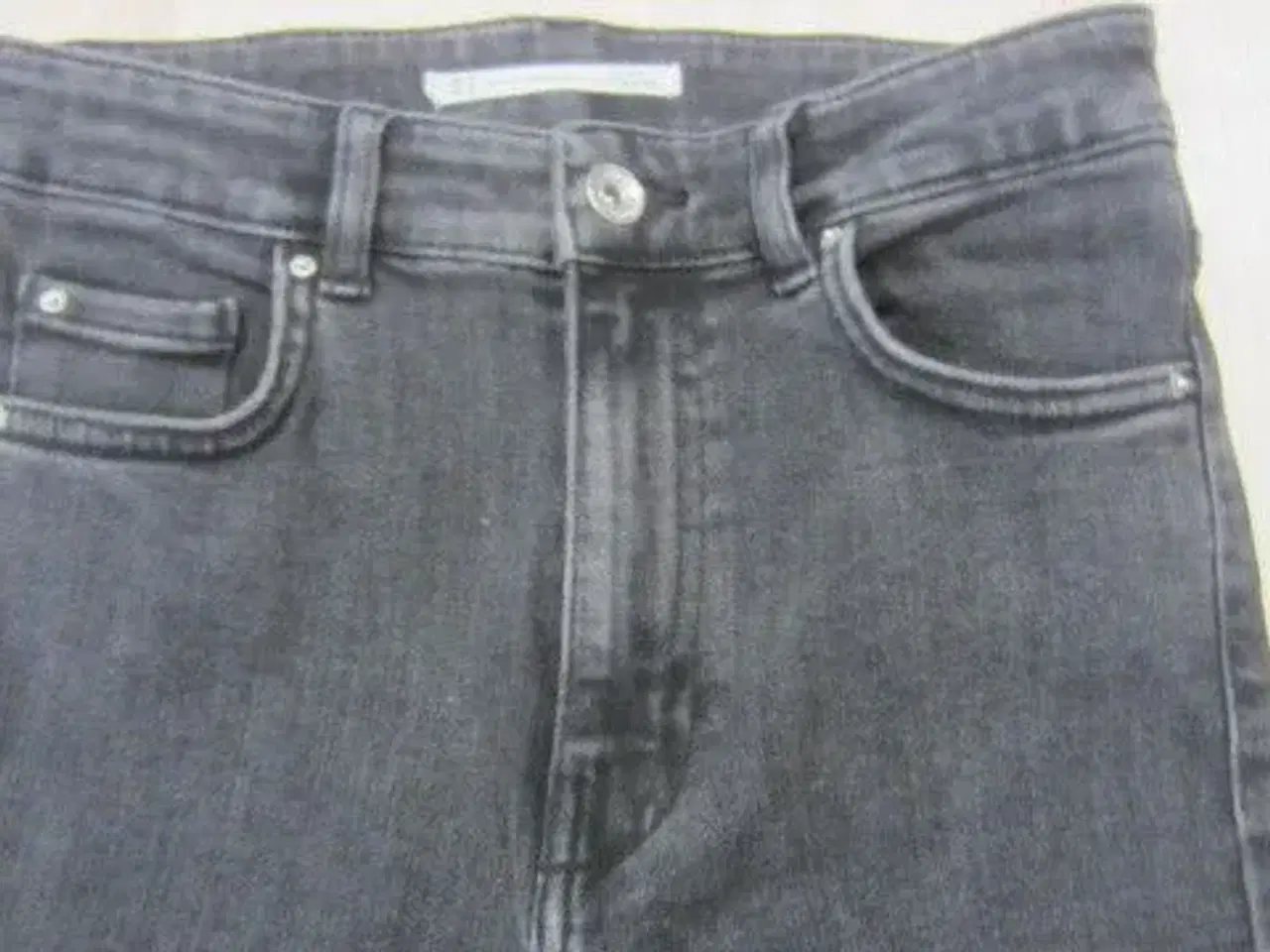 Billede 2 - Str. 36, elastiske højtaljede bukser